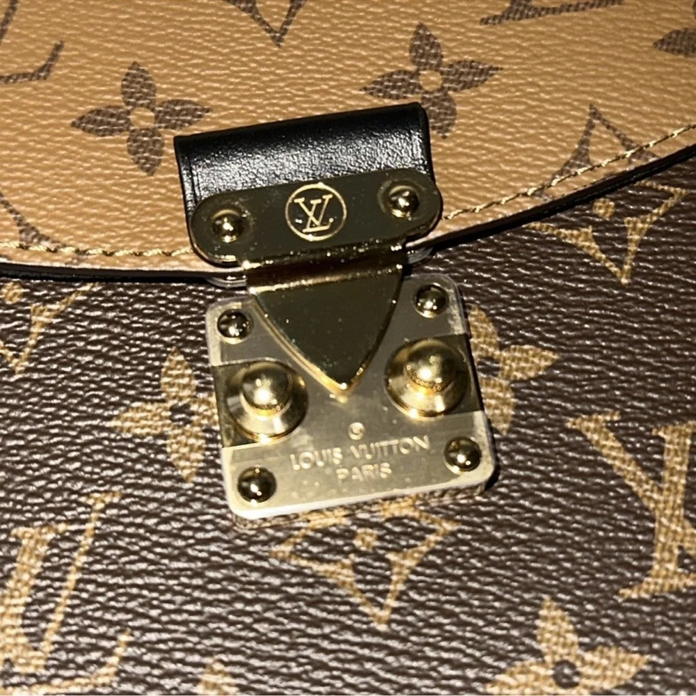 Louis Vuitton Camera Box Purse - Picture 9 of 11